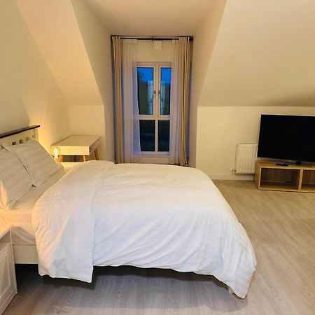 King Room With Ensuite In Dublin Clondalkin Dış mekan fotoğraf